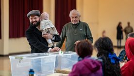 Gabriel Boric ya votó y llamó al electorado a acercarse a los centros de votación. Gabriel Boric ya votó y llamó al electorado a acercarse a los centros de votación.