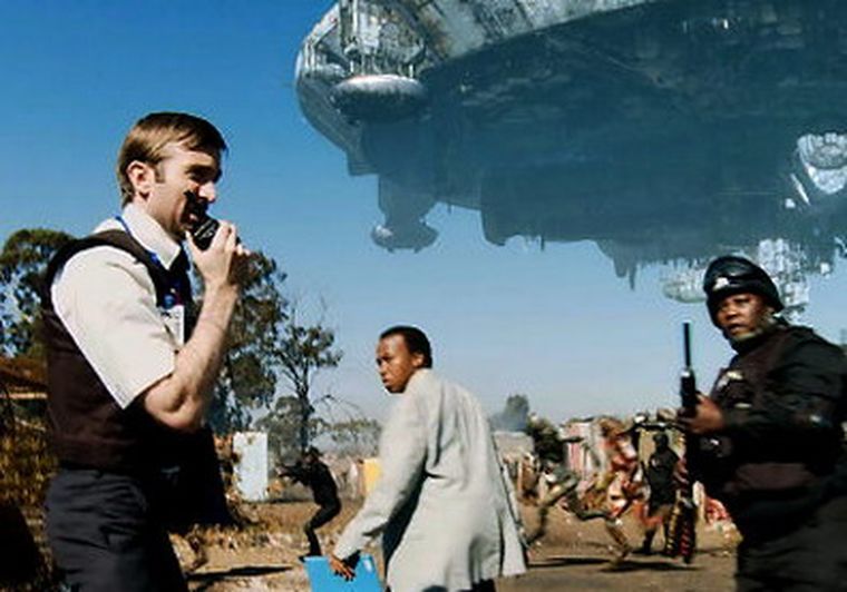 Una de las tomas de la película. Los aliens sufren el apartheid.