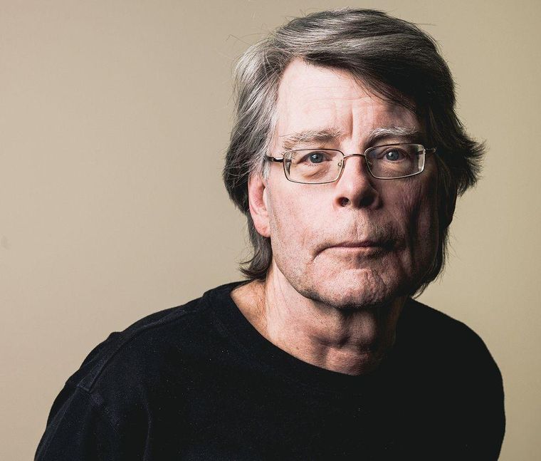 Stephen King, novelista, guionista, columnista, productor y director estadounidense, ha escrito más de 70 libros.