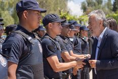 El gobernador Alfredo Cornejo firmó el decreto con una suba salarial del 9% dividida en tres tramos para el último trimestre del 2024. Foto: Gobierno