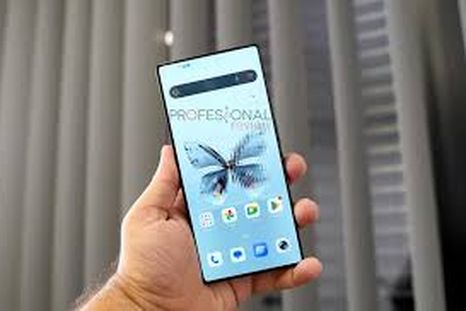El celular con una procesador y batería potentes para reproducir videojuegos exigentes. El celular con una procesador y batería potentes para reproducir videojuegos exigentes.