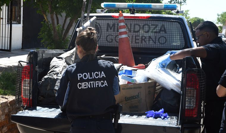 La Policía Científica trabajó en la vivienda donde fue hallado muerto el soldado voluntario. (Imagen ilustrativa)