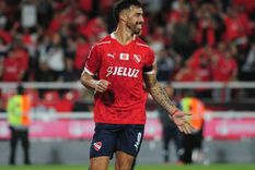 Ávalos abrió el marcador de penal; casi ataja Durso. Foto: Fotobaires Ávalos abrió el marcador de penal; casi ataja Durso. Foto: Fotobaires