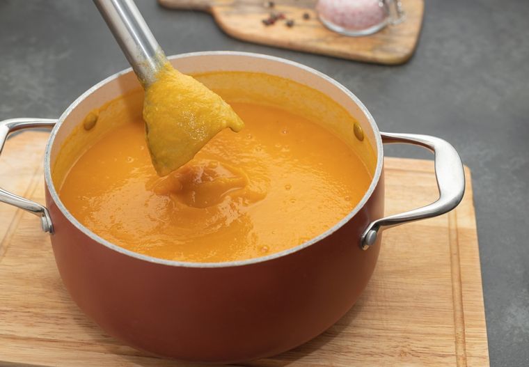Esta receta de sopa crema de calabaza es una excelente forma de incorporar vegetales sin que los chicos se den cuenta. Esta receta de sopa crema de calabaza es una excelente forma de incorporar vegetales sin que los chicos se den cuenta.