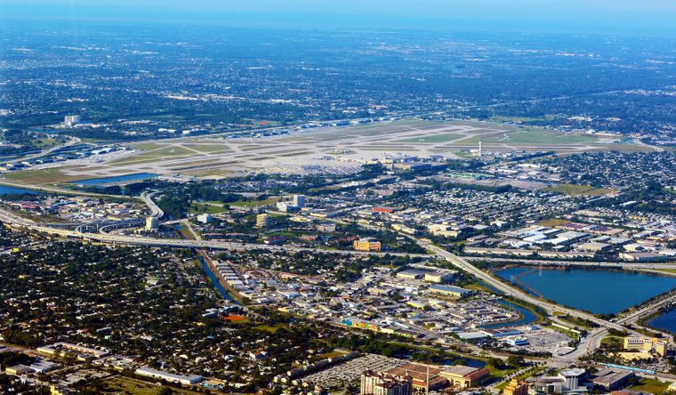 El aeropuerto de Palm Beach se llamará, de prosperar el proyecto, Donald Trump. Foto Wikipedia, Dominio Público El aeropuerto de Palm Beach se llamará, de prosperar el proyecto, Donald Trump. Foto Wikipedia, Dominio Público