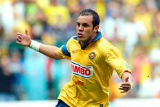 Cuauhtémoc Blanco jugó como delantero y extremo, y después se consolidó como volante.