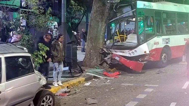 Así quedó el colectivo tras el choque