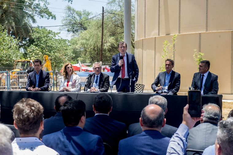 Gerardo Zamora tomó el micrófono Foto: Télam