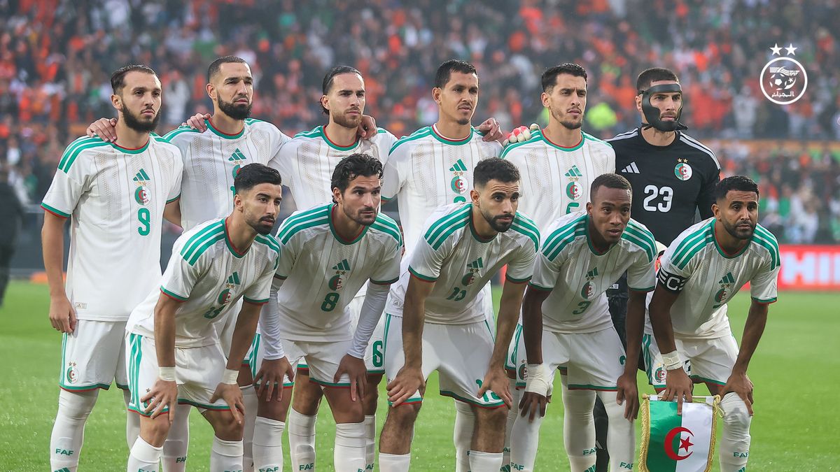 Un jugador de Argelia calentó el debut ante Argentina con un