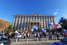 Los docentes en Casa de Gobierno. Foto: Foto: @SADOPMendoza1
