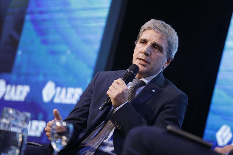 Luis Caputo habló frente a los empresarios del IAEF
