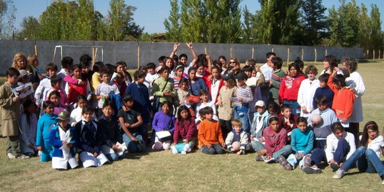 Chicos de las escuelas Antonio Bermejo y Vicente Ortíz.