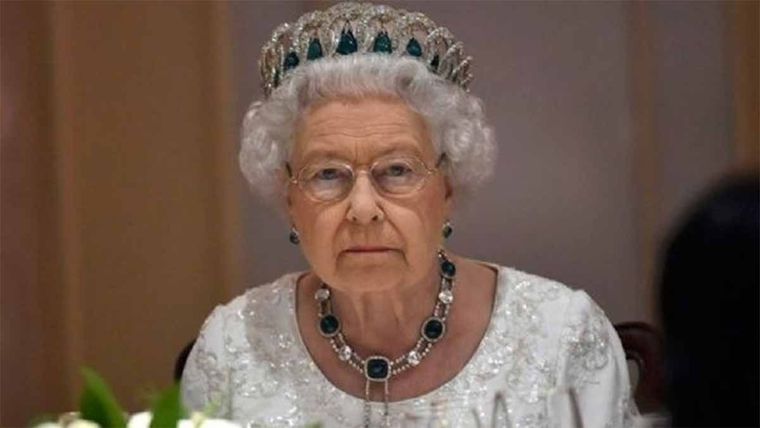 Reina Isabel, Isabel II, realeza