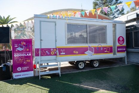 La iniciativa municipal busca acercar herramientas de innovación, programación y creatividad digital a distintos barrios de Godoy Cruz. La iniciativa municipal busca acercar herramientas de innovación, programación y creatividad digital a distintos barrios de Godoy Cruz.