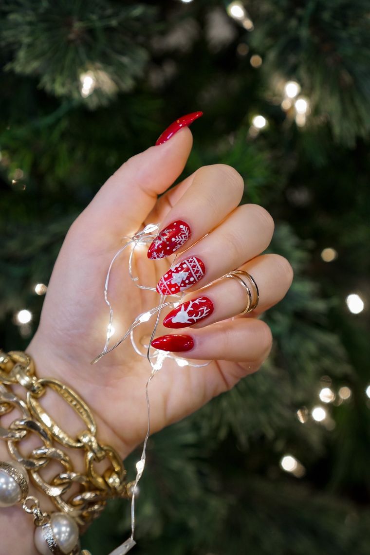 ¿Biscas manicura para Navidad? ¡No dejes de probar estas ideas! Foto: Livingg After Midnite