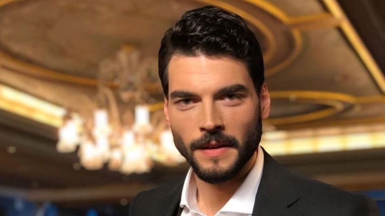 Akin Akinözü, Hercaí: Amor y Venganza, Miran Aslanbey Fuente: Instagram Akin Akinözü