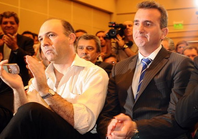 Pérez junto a Guillermo Carmona, secretario de ambiente. Foto: Nacho Gaffuri / MDZ