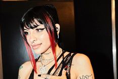 Cazzu sacudió la red al posar con su pancita de embarazada para una revista de hombres.