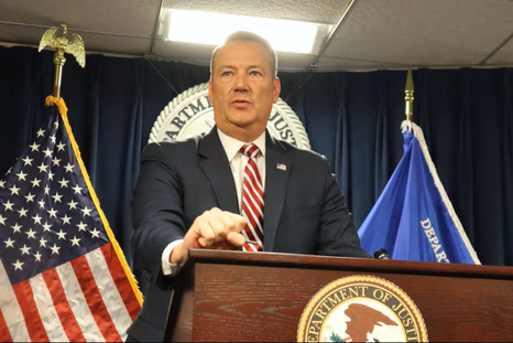 El director interino del ICE compareció ante el Congreso junto a otros directivos migratorios.