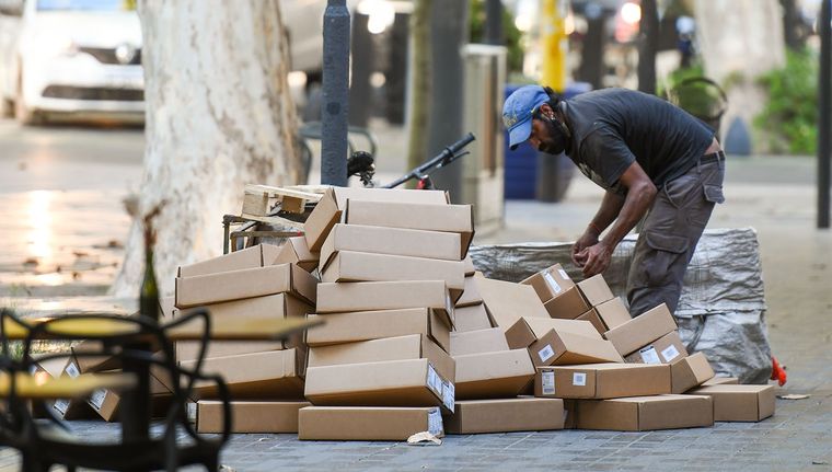 Pobreza Cáritas asiste a comedores, a personas en situación de violencia, calle y consumo de drogas, además de fomentar el desarrollo de la economía social Foto: Santiago Tagua/MDZ