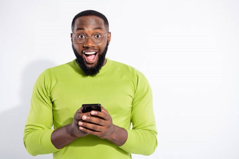 El increíble y sencillo truco de WhatsApp para evitar la fatiga visual Foto: istockphoto