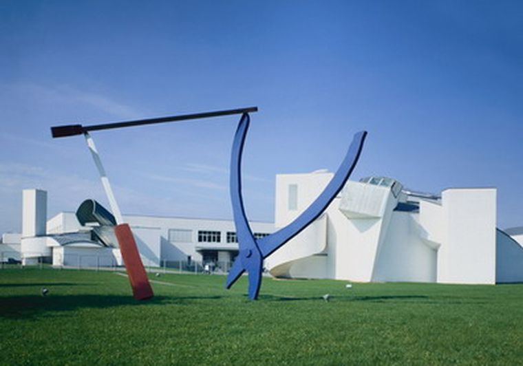 El gran solar se ha convertido en un particular campus donde coleccionan edificios de las primeras figuras de la arquitectura.