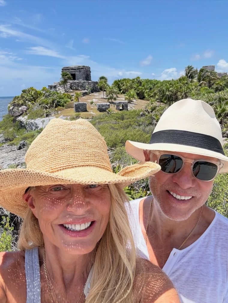 La pareja paseó por diferentes lugares de México. La pareja paseó por diferentes lugares de México.