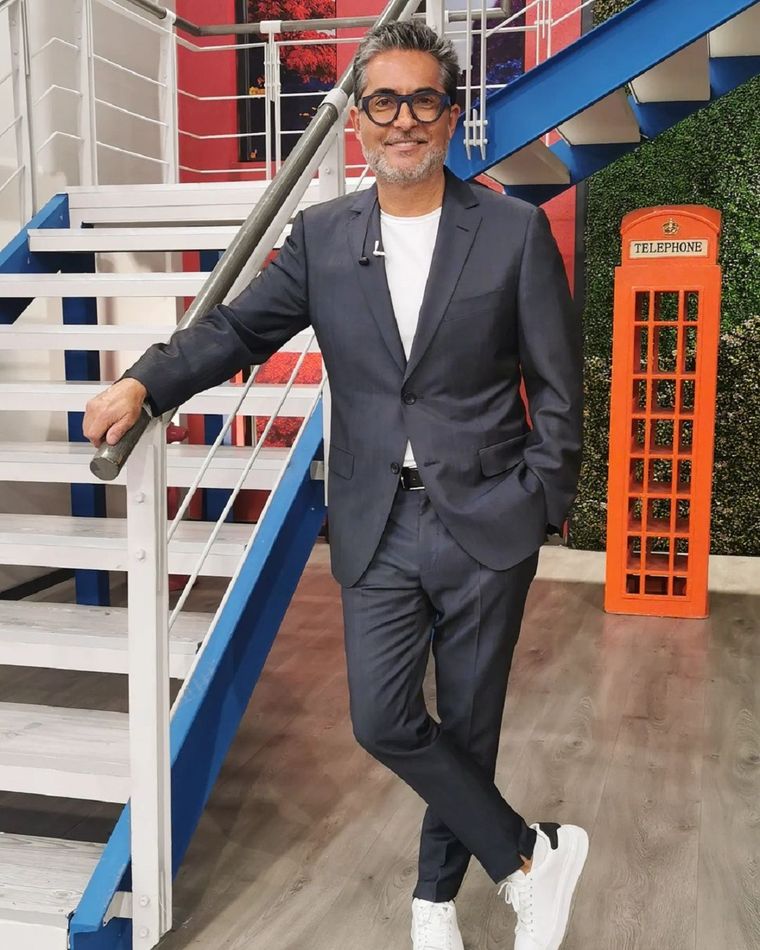 Raúl Araiza es uno de los presentadores