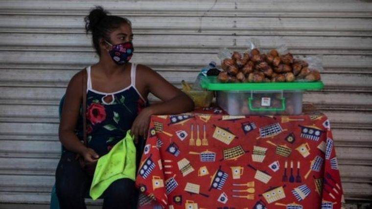 México y Nicaragua temen que medidas drásticas frente al covid-19 afecten económicamente sobre todo a las personas con condiciones más precarias.
