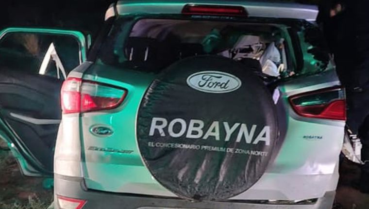 La camioneta en la que circulaban los hermanos y su madre, las víctimas fatales del siniestro Foto: @VALLEOVA