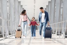 Desde el 2 de febrero, la autorización para viajar con menores al exterior será a través de la web.