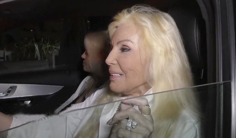 Susana se fastidió por un embotellamiento.