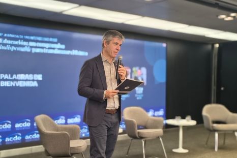 Víctor Valle, presidente de ACDE, realizó la apertura de la jornada. Víctor Valle, presidente de ACDE, realizó la apertura de la jornada.