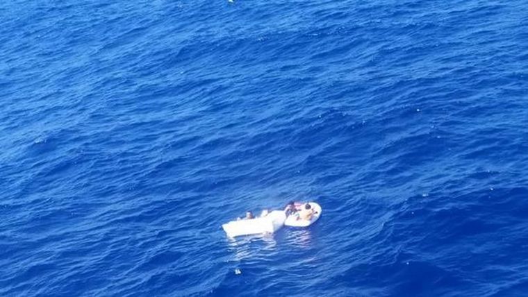 Imagen del naufragio que conmueve a toda Venezuela. Foto: Twitter.