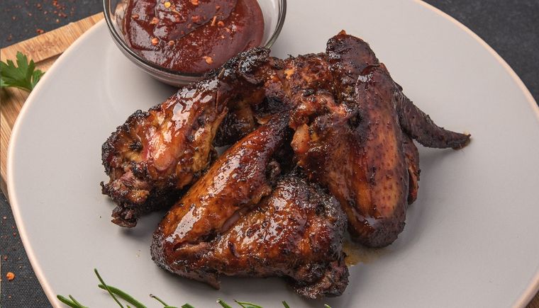 Abel Licciardi, especialista en técnicas de ahumado, comparte el paso a paso de esta deliciosa receta. Perfecta para disfrutar en familia o con amigos. Foto: @apyce.ar