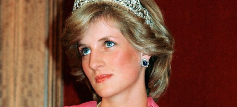 Lady Di con su mirada tan característica la cual siempre expresó todo lo que ella sentía. Foto: TrendMéxico