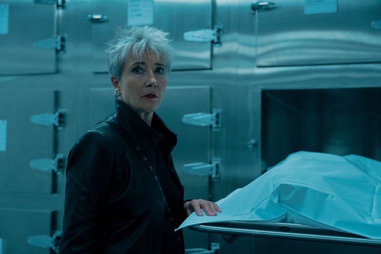 Emma Thompson encarna a una detective que desafía todas las convenciones del género. 