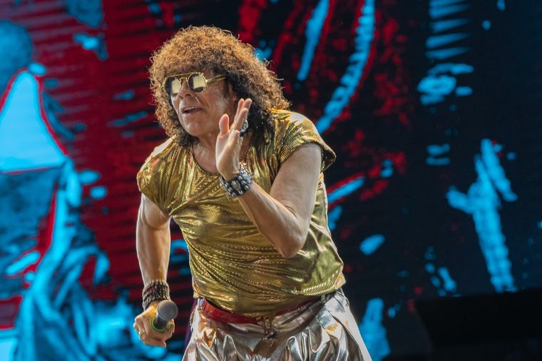 El ícono del cuarteto ya se recupera exitosamente de la operación de hernia. El ícono del cuarteto ya se recupera exitosamente de la operación de hernia.