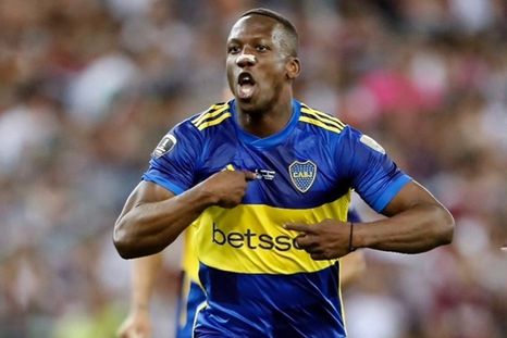 Luis Advíncula rescindirá su contrato en Boca para seguir su carrera en Perú. Foto: Instagram @luisadvincula17_ Luis Advíncula rescindirá su contrato en Boca para seguir su carrera en Perú. Foto: Instagram @luisadvincula17_