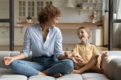 MDZol | También recomiendan la meditación en niños. Foto: Shutersttock
