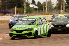 Nicolás Palau, en el auto de Abdo Girala, ganó la final de invitados en la Clase 2. Foto: Gentileza Ale Torres