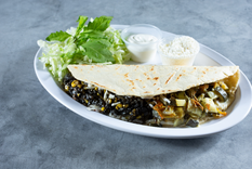 La receta de quesadillas de huitlacoche es una de las pocas en el mundo que utiliza un hongo del maíz como ingrediente principal, considerado un manjar gourmet en varios países.