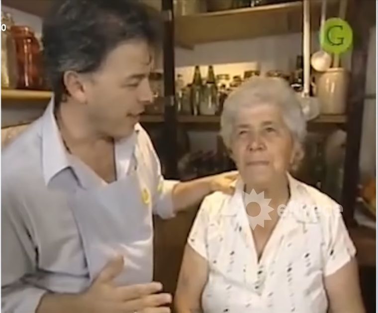 Un recuerdo entrañable de Donato y María Bottaccio, su madre, conversando sobre las tradicionales recetas familiares. Un recuerdo entrañable de Donato y María Bottaccio, su madre, conversando sobre las tradicionales recetas familiares.