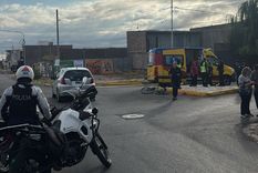El ciclista fue trasladado tras el impacto en una rotonda de Maipú.