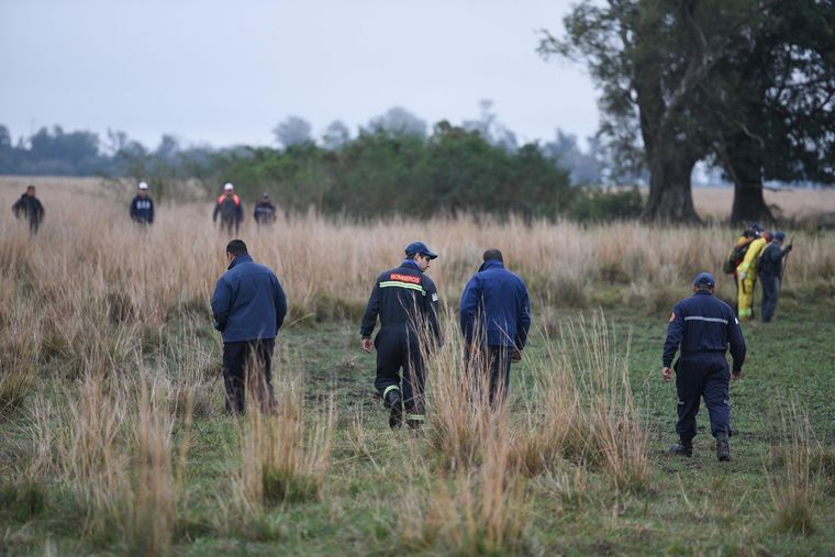 Rastrillaron un campo lindero a la familia de María Victoria Caillava, imputada por la desaparición de Loan. Rastrillaron un campo lindero a la familia de María Victoria Caillava, imputada por la desaparición de Loan.