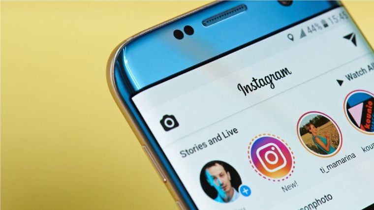 Tres trucos sencillos y sin riesgos para que no se enteren que viste una historia de Instagram. Foto: Shutterstock