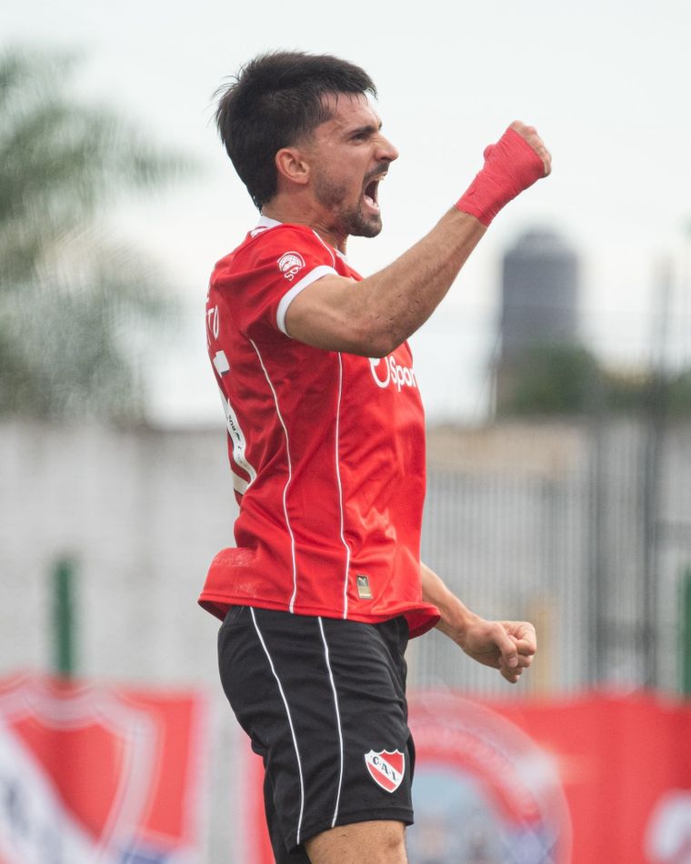 Pussetto marcó el 2-0 para Independiente ante Atenas de Río Cuarto. Pussetto marcó el 2-0 para Independiente ante Atenas de Río Cuarto.