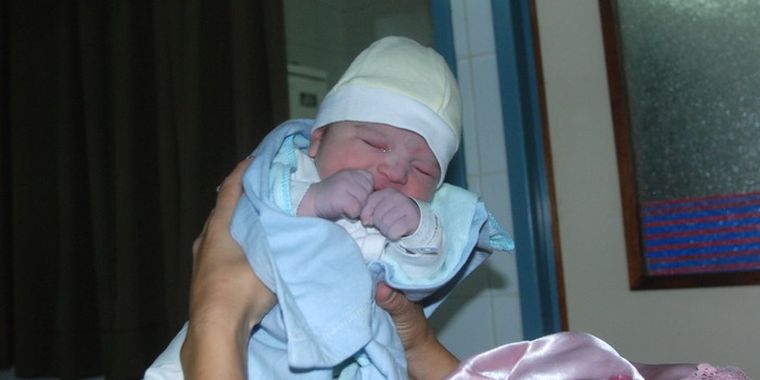 Elias, a minutos de haber nacido Foto: Santiago Ábalos/ Mediamza.com