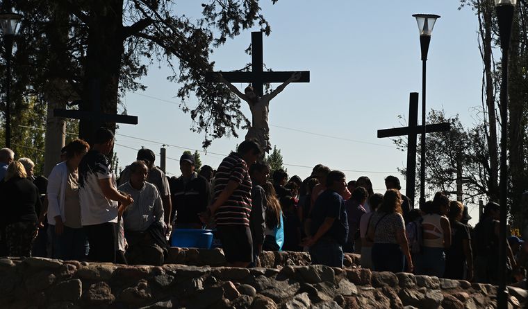 Qué pasó en el Calvario este Viernes Santo y quiénes estuvieron presentes.