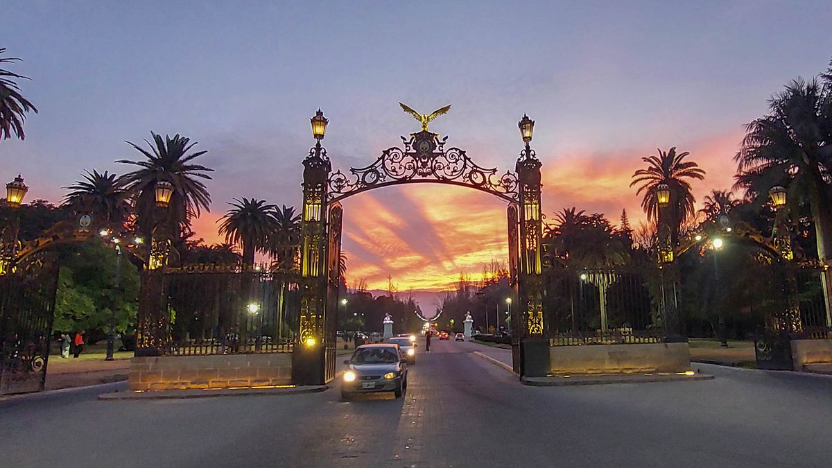 Parque General San Martín paranormal: los rincones que esconden misterios y mitos urbanos